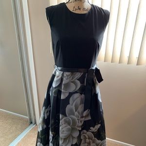 Beautiful ball gown black, silver and gold.